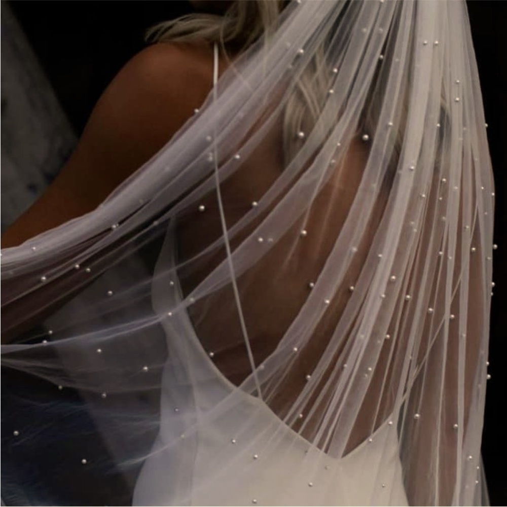 Grace Loves Lace Pearly Long Veil - EUC - 280cm - Ivory